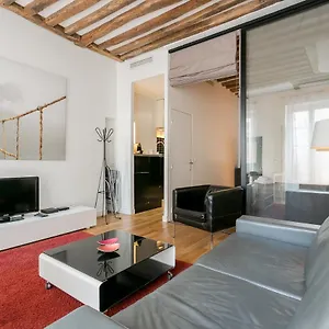 Apartamento Le Marais Place Sainte Catherine With Ac, Paris